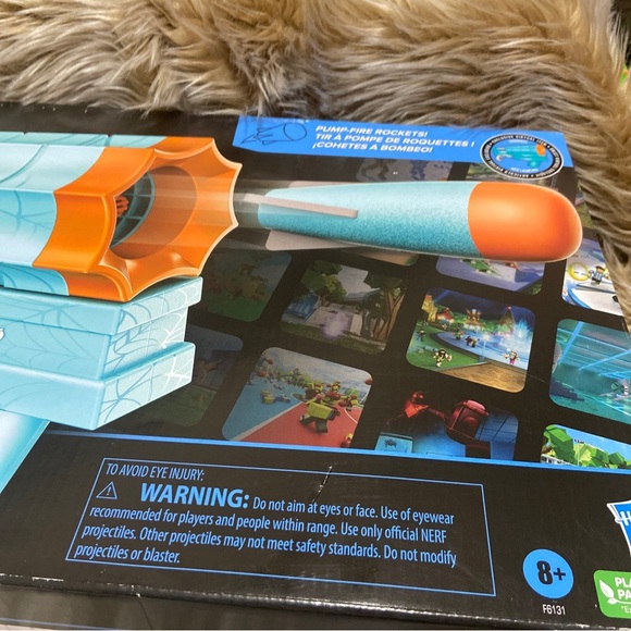 NERF Roblox Shark Bite Web Launcher Blaster 2 Pump Fire Rocket Darts NEW - Picture 2 of 6